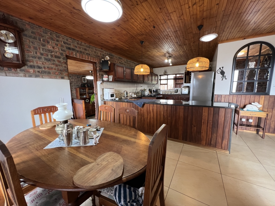 3 Bedroom Property for Sale in Wavecrest Eastern Cape